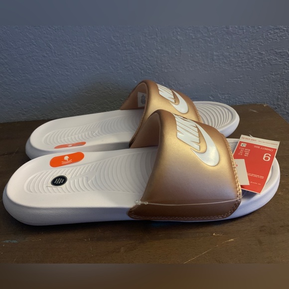 Nike Victori One Women's Slide Sandals Metallic Red Bronze White Size 9 - Picture 3 of 6